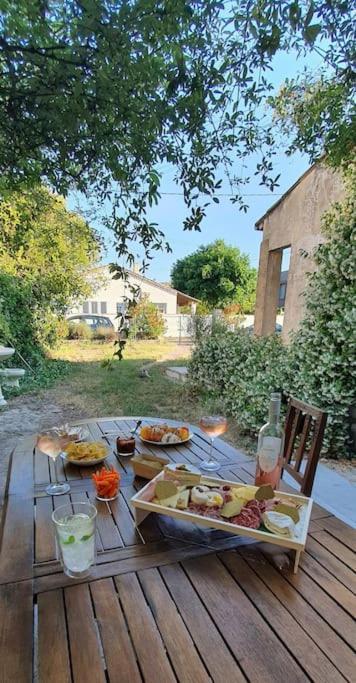 Vila Interlude LʼIsle-sur-la-Sorgue Exteriér fotografie