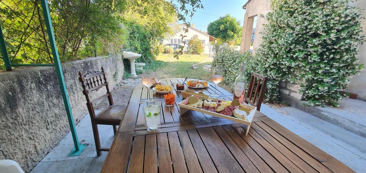 Vila Interlude LʼIsle-sur-la-Sorgue Exteriér fotografie